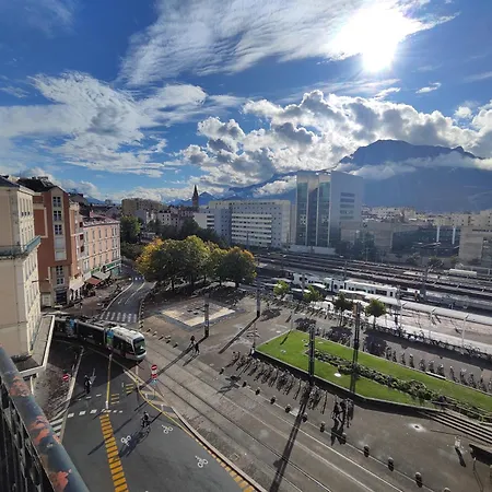 Campanile Grenoble Centre Gare Hotel Exterior photo