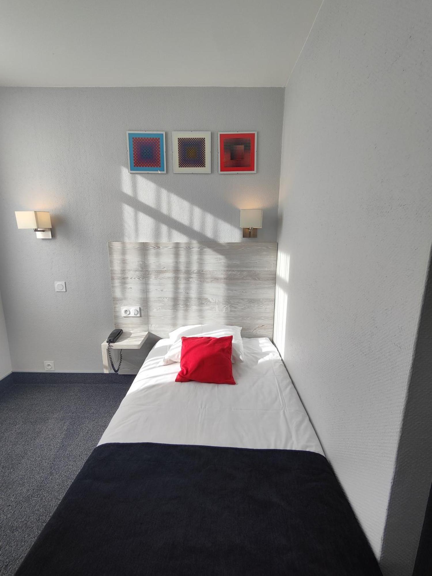 Campanile Centre Gare 3*